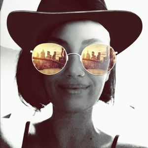 Meet your Posher, Despina